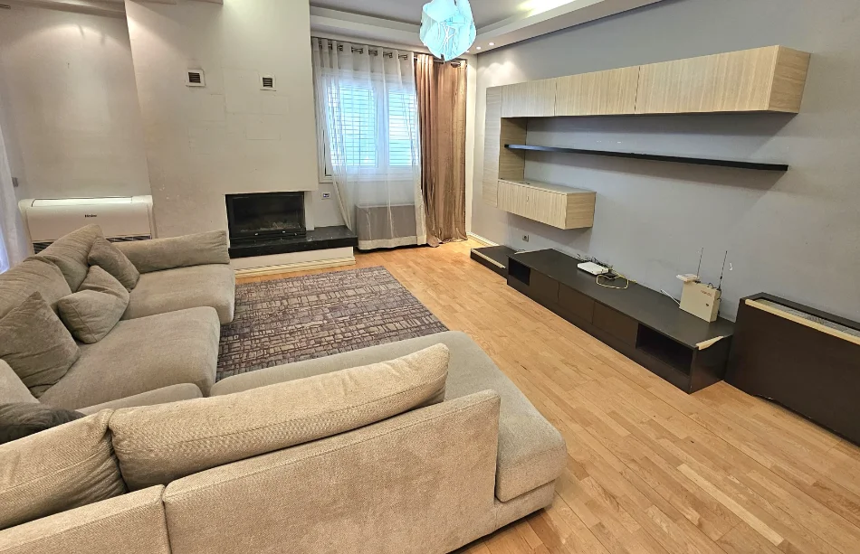 Tirane, shitet apartament 2+1 , 151 m² 410.000 € 