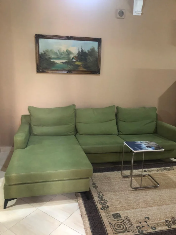 Tirane, jepet me qera apartament 1+1+Ballkon Kati 1, 70 m² 500 € (Rruga e Dibres)