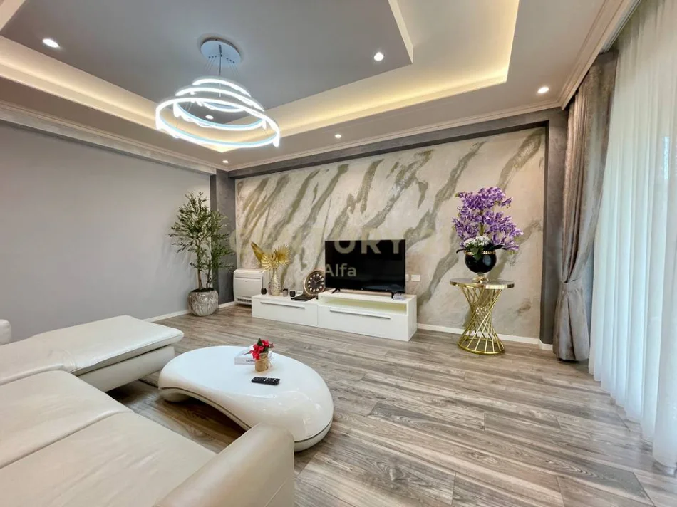 Tirane, jepet me qera apartament 1+1+Ballkon Kati 1, 80 m² 900 € (teg)