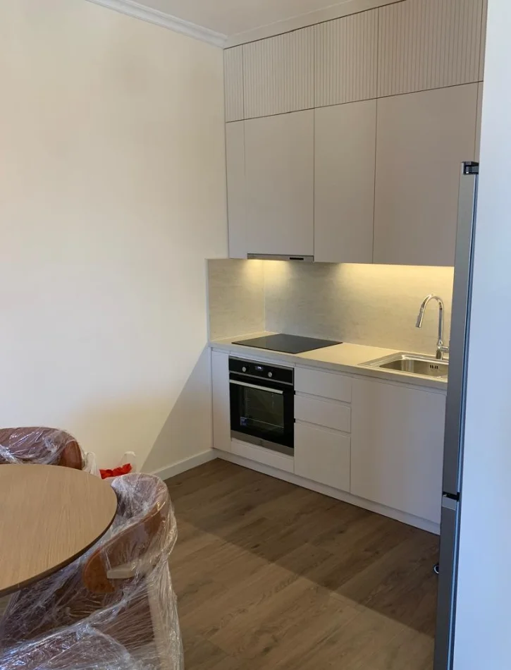 Tirane, shitet apartament 2+1 , 120 m² 