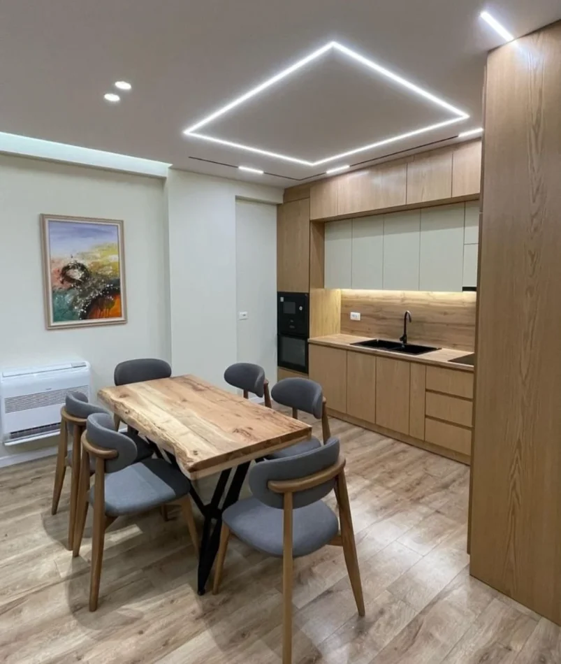 Tirane, jepet me qera apartament 2+1 , 116 m² 1.500 € 