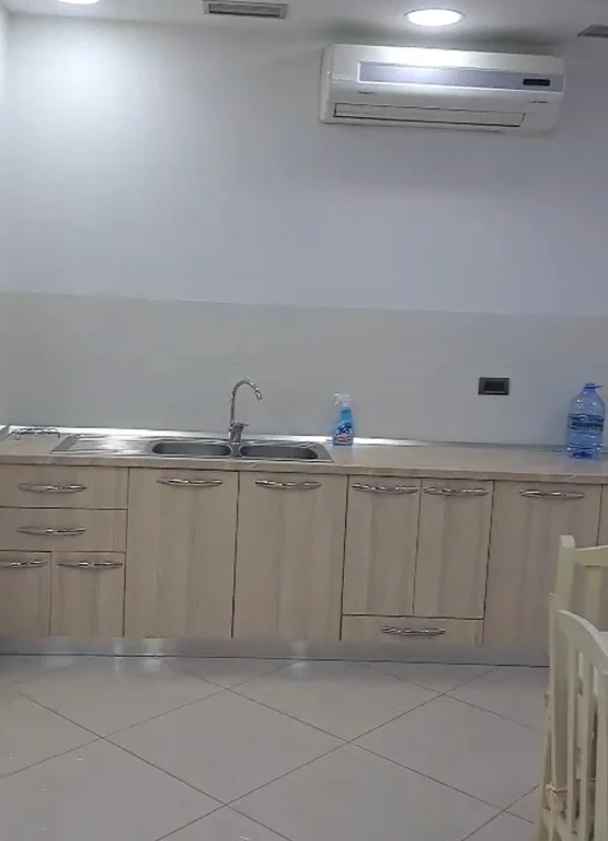Tirane, jepet me qera garsonier Kati 1, 50 m² 300 € (Porcelan)