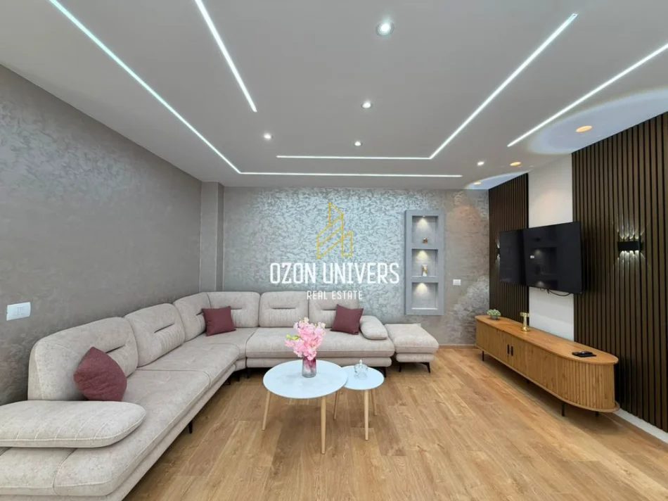 Tirane, jepet me qera apartament 2+1+Ballkon Kati 4, 117 m² 800 € (Akses Tirana, ish Dogana)