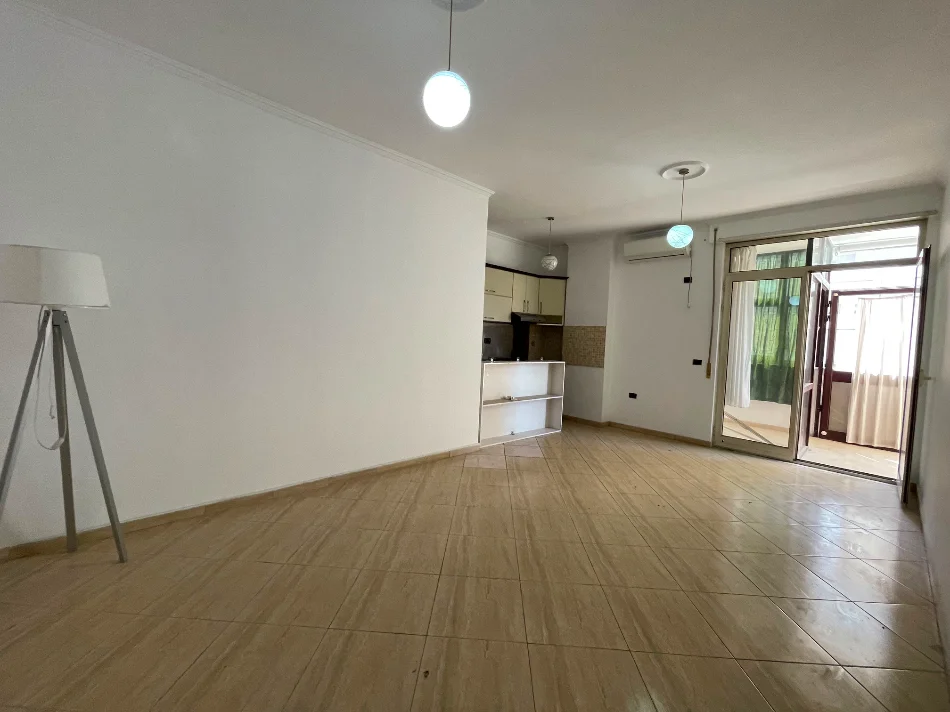 Tirane, jepet me qera apartament 2+1 Kati 3, 98 m² 700 € (Bulevardi Zhan Dark.)