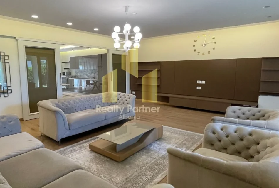 Tirane, shitet apartament 2+1 , 220 m² 500.000 € 