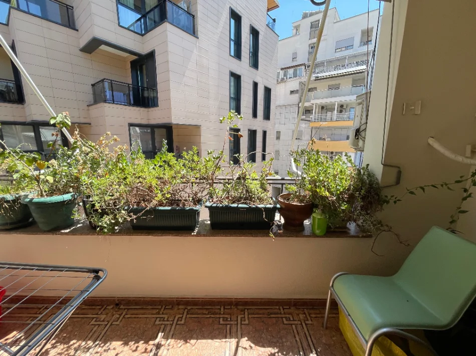 Tirane, jepet me qera apartament 1+1+Ballkon Kati 4, 550 € (Rruga Kosovareve)