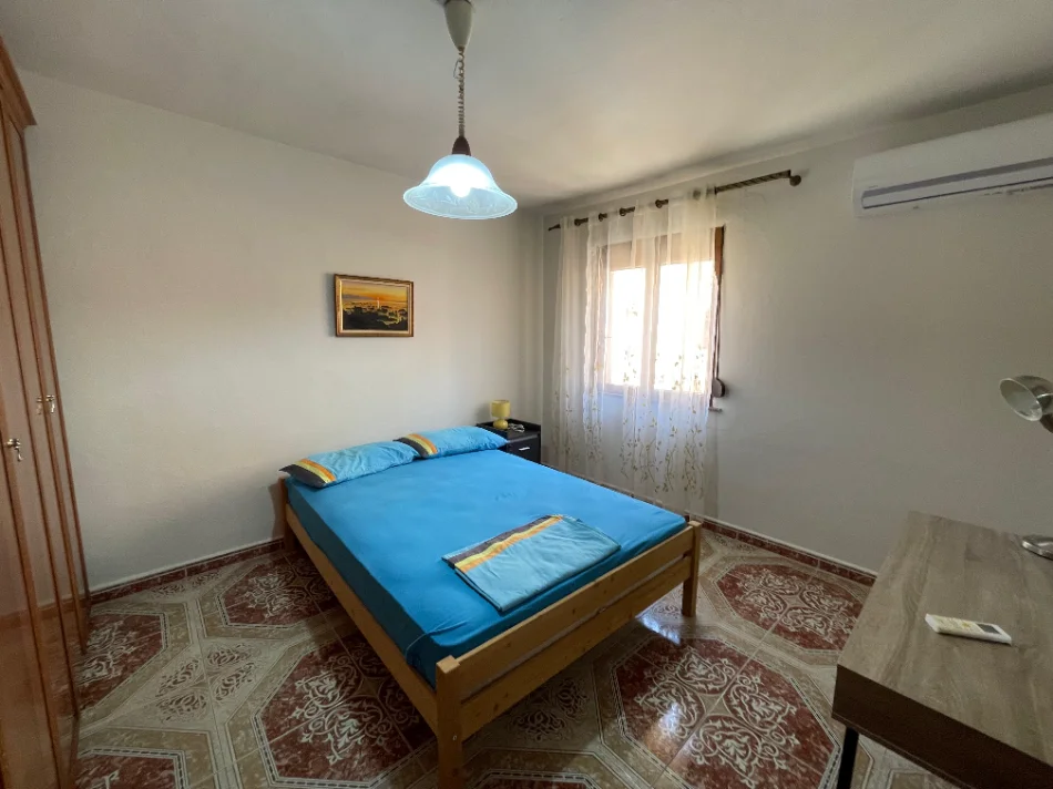 Tirane, jepet me qera apartament 1+1 Kati 4, 550 € (Rruga Kosovareve)