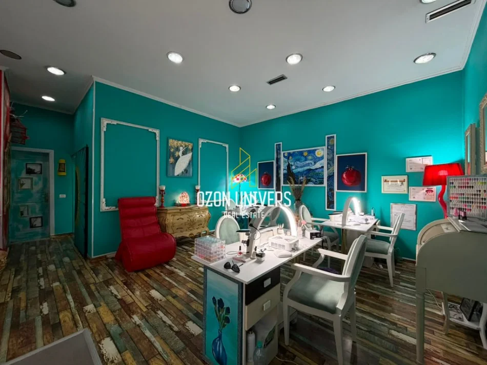 Tirane, shitet ambjent biznesi Kati 0, 60 m² (Ish Ekspozita)