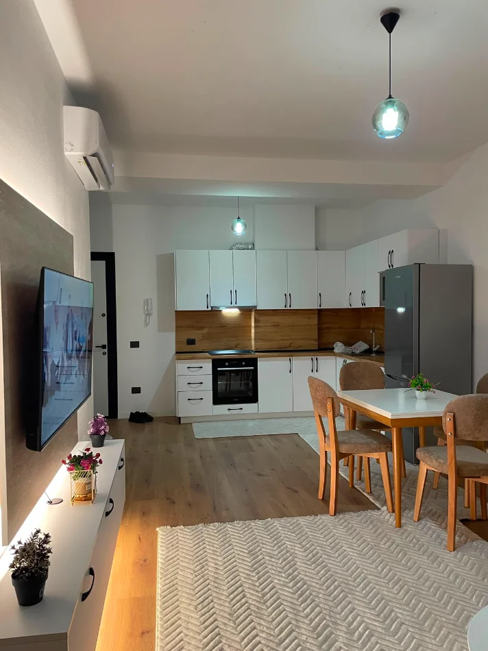 Tirane, jepet me qera apartament 1+1 , 68 m² 450 € (Paskuqan)