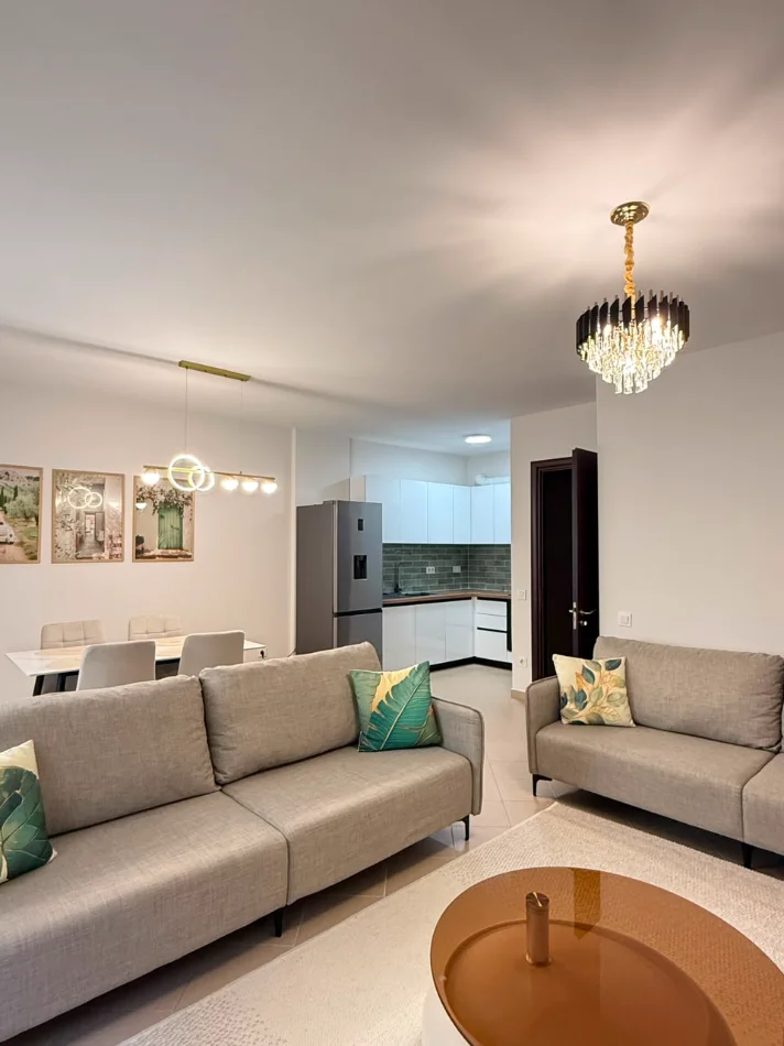 Tirane, jepet me qera apartament 2+1 , 120 m² 760 € (21 Dhjetori)