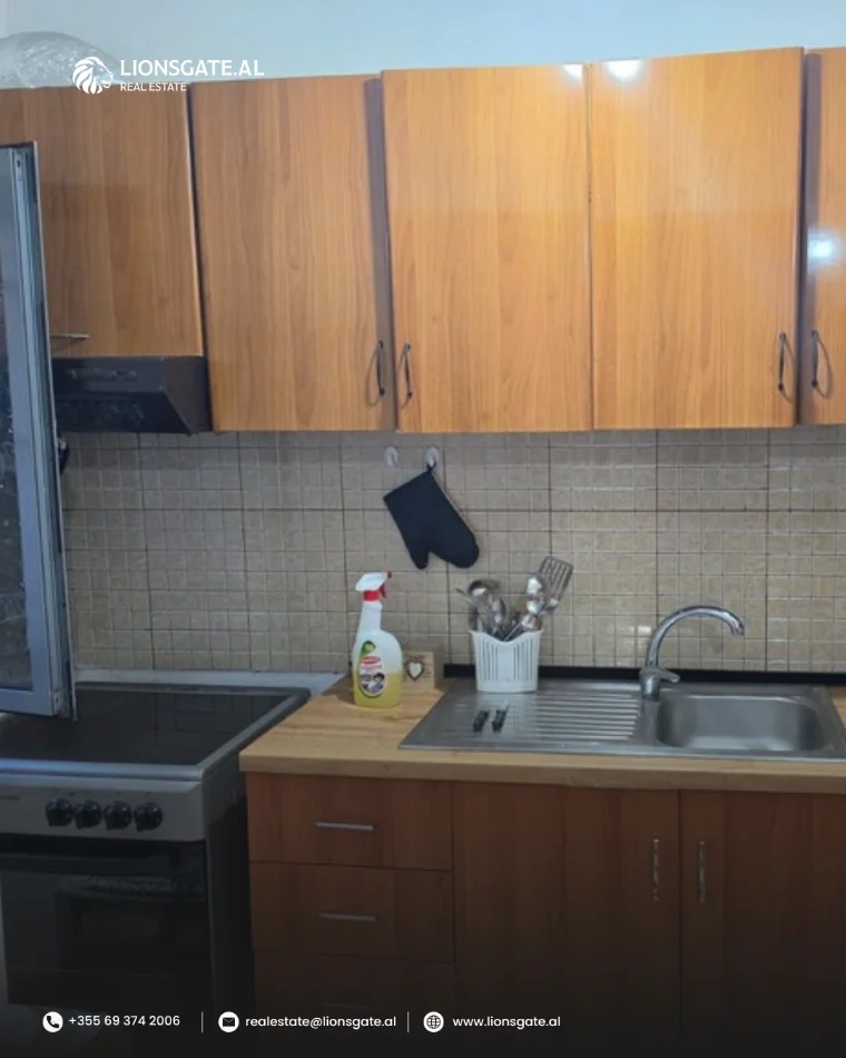 Tirane, jepet me qera apartament 2+1 , 75 m² 500 € 