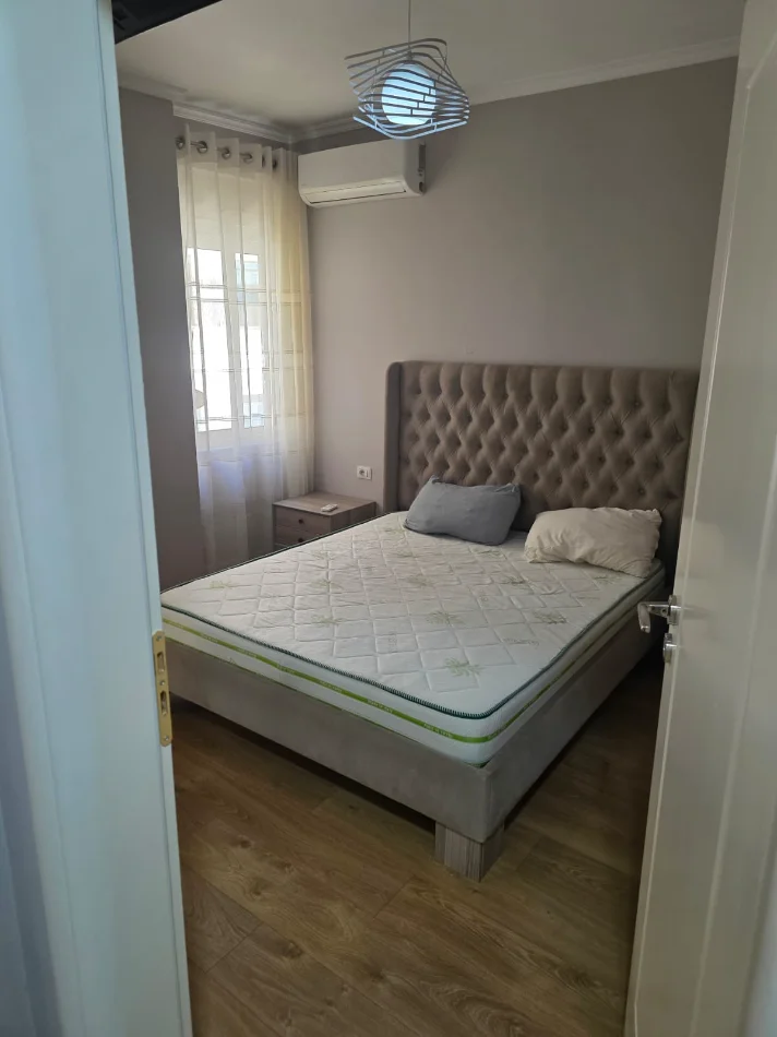 Tirane, jepet me qera apartament 1+1 Kati 3, 61 m² 700 € (Liqeni i Thate)