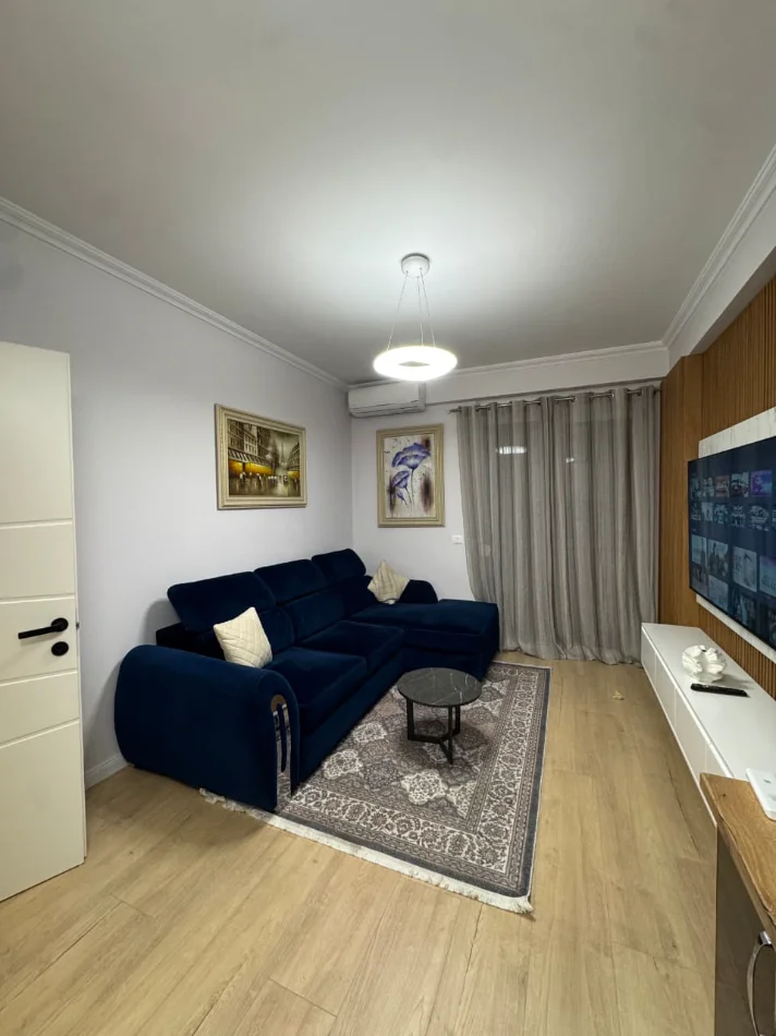 Tirane, jepet me qera apartament 1+1+Ballkon Kati 7, 70 m² 500 € (Astir/Rr.Teodor Keko)
