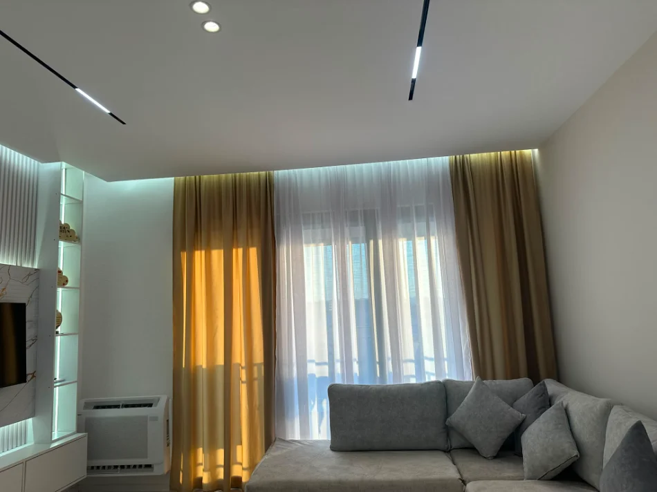 Tirane, jepet me qera apartament 1+1+Ballkon Kati 4, 70 m² 630 € (Bulevardi i Ri)