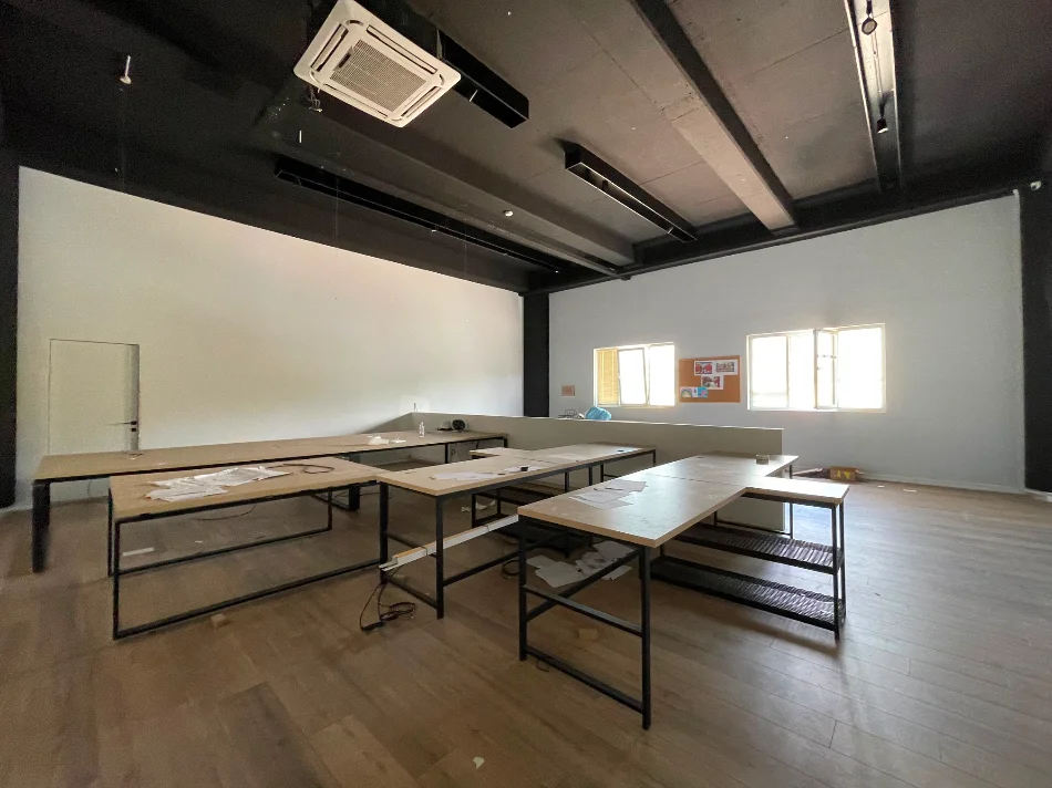 Tirane, jepet me qera ambjent biznesi Kati 2, 500 m² 5.500 € (TEG)
