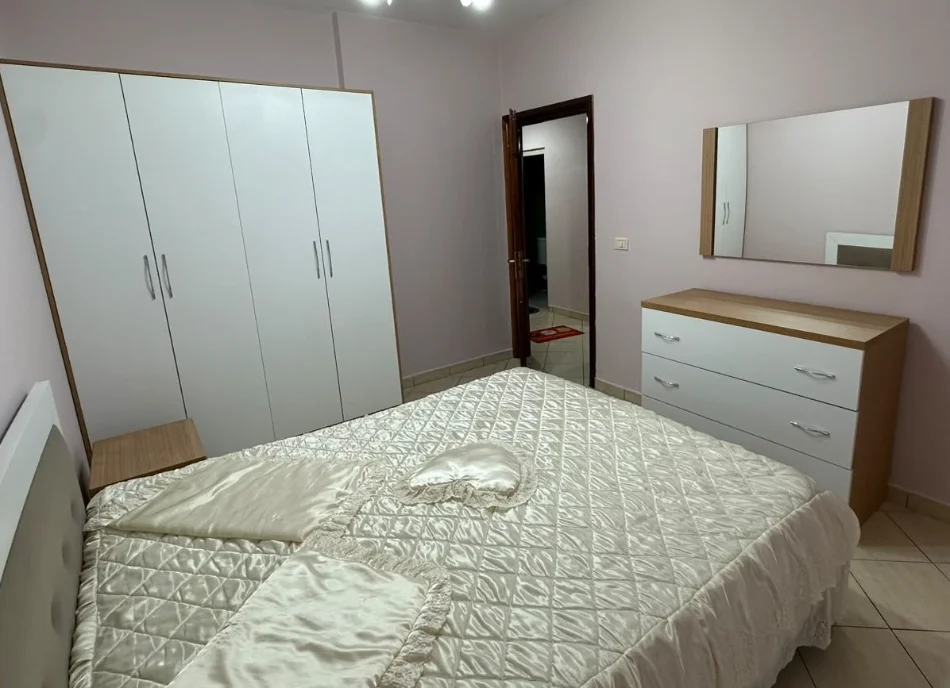 Tirane, shitet apartament 1+1 , 80 m² 206.100 € 