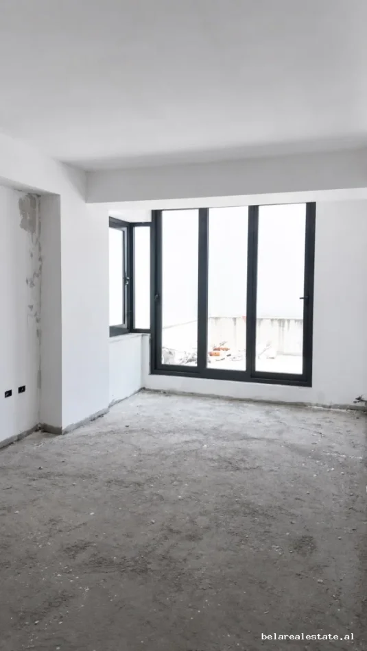 Tirane, shitet apartament 3+1 Kati 8, 343 m² 250.000 € (yzberisht)