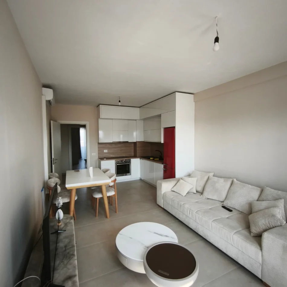 Tirane, jepet me qera apartament 2+1 , 98 m² 550 € (UNIVERS CITY)