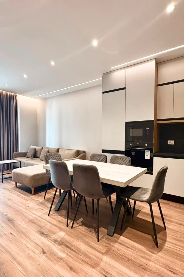 Tirane, jepet me qera apartament 1+1 Kati 5, 70 m² 800 € (Komuna e Parisit)