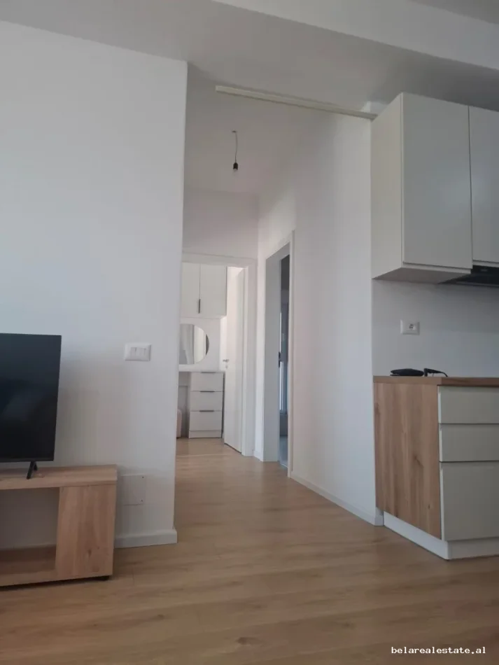 Tirane, jepet me qera apartament 1+1+Ballkon Kati 9, 75 m² 540 € (Ali Dem)