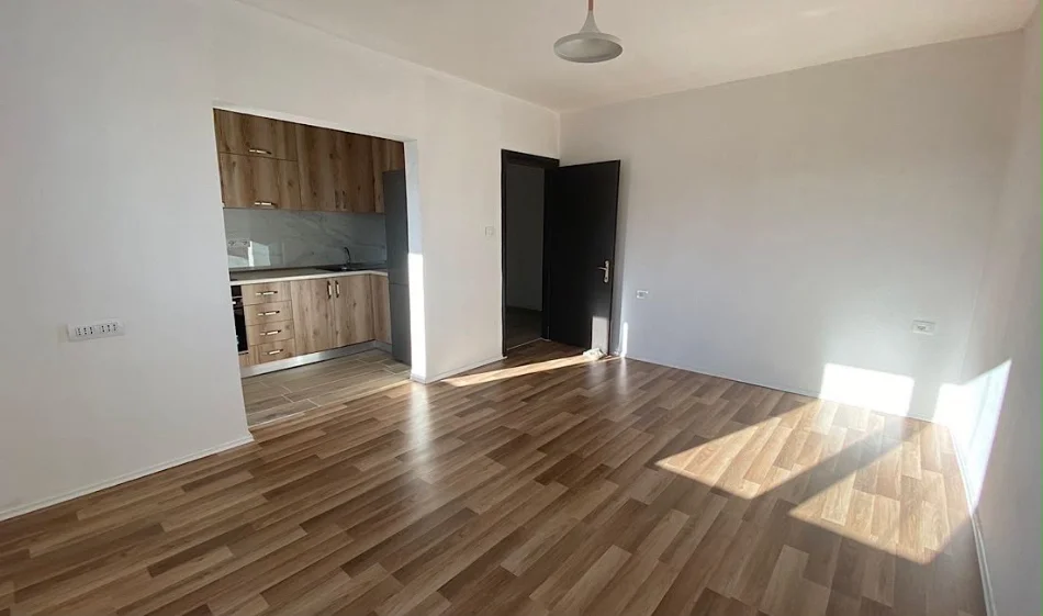 Tirane, jepet me qera apartament 1+1 Kati 5, 57 m² 500 € 