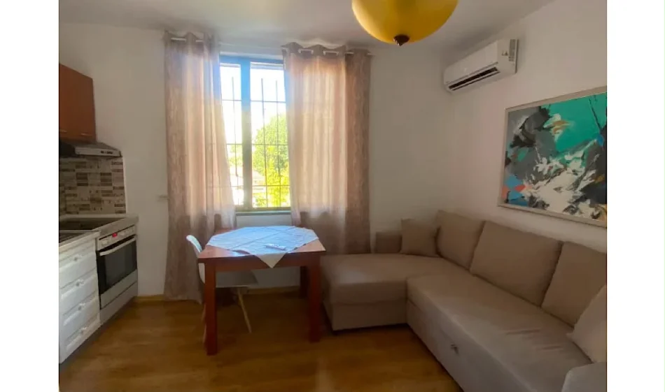 Tirane, jepet me qera apartament 1+1 Kati 2, 650 € 