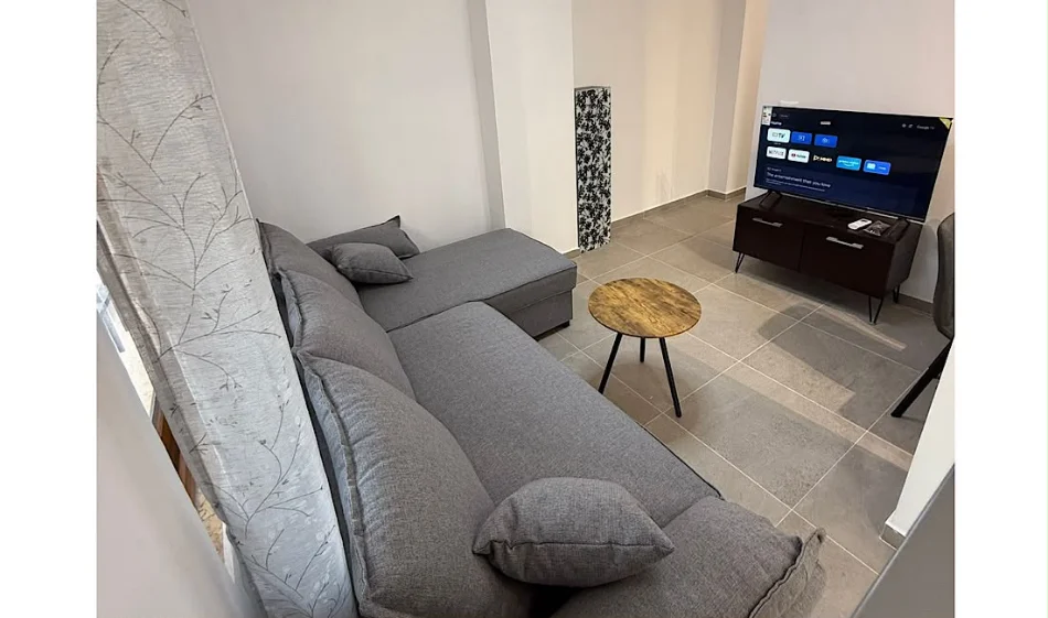 Tirane, jepet me qera apartament 1+1 Kati 0, 60 m² 520 € 