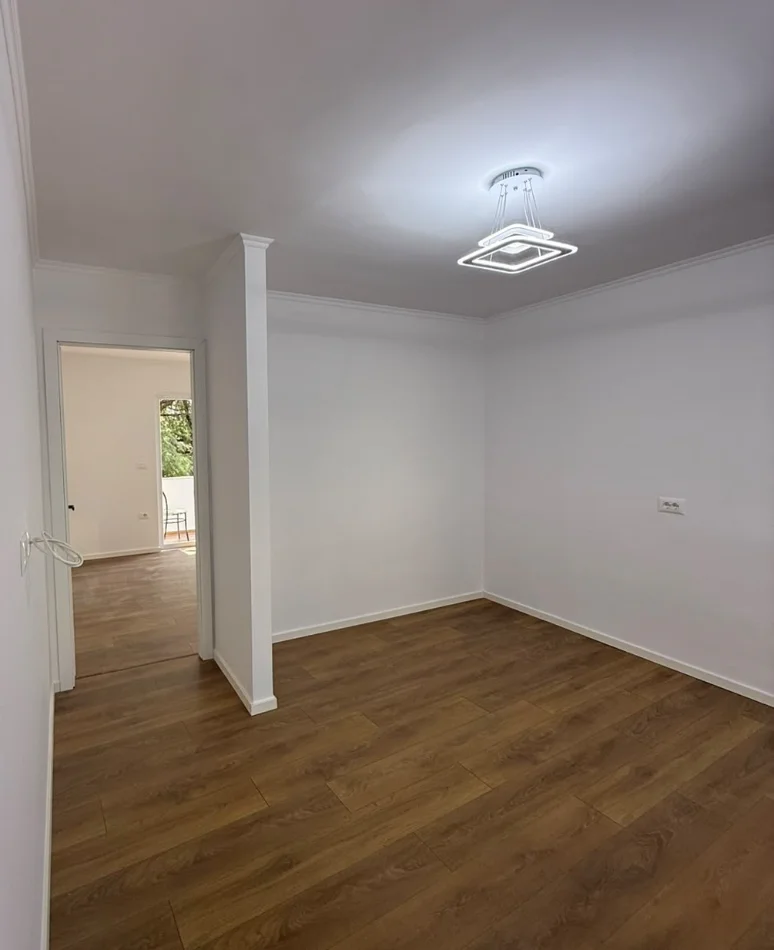 Tirane, shitet apartament 1+1 , 53 m² 118.000 € 