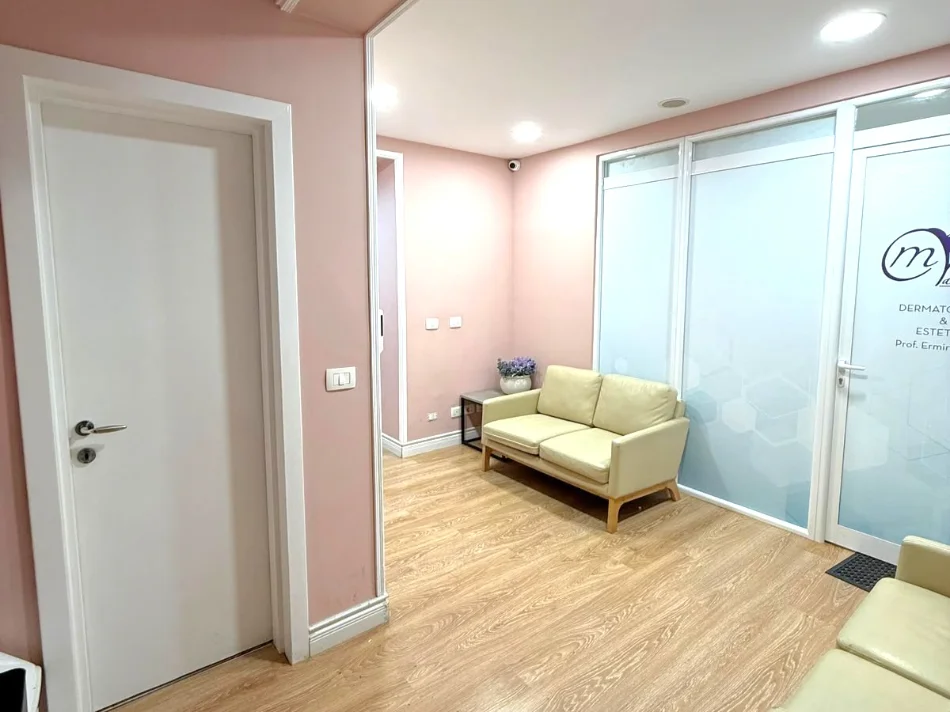 Tirane, jepet me qera zyre Kati 2, 80 m² 999 € 