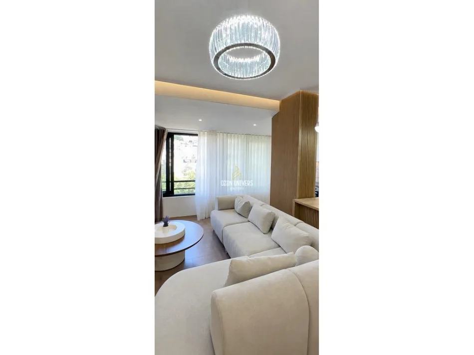 Tirane, shitet apartament 2+1+Ballkon Kati 4, 106 m² 273.000 € (Liqeni i Thatë)