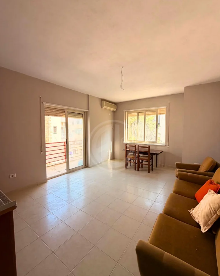 Durres, shes apartament 1+1+Ballkon Kati 4, 82.000 € 