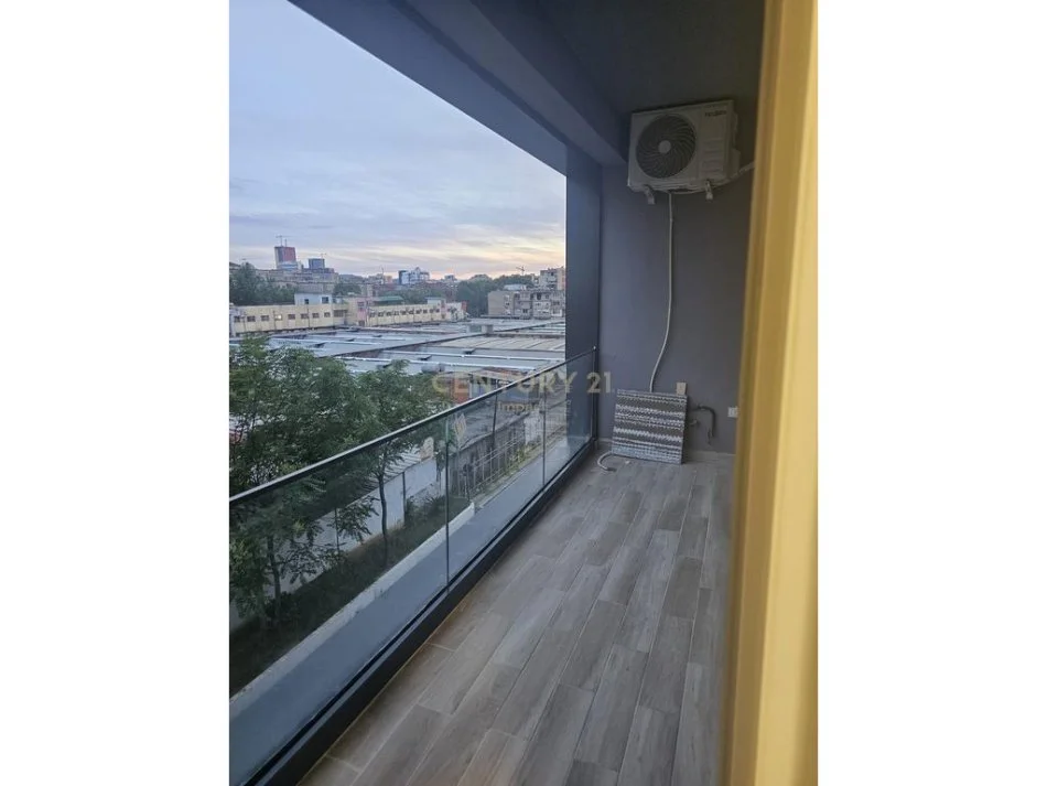 Tirane, jepet me qera apartament 2+1 Kati 3, 78 m² 650 € (5 Maji)