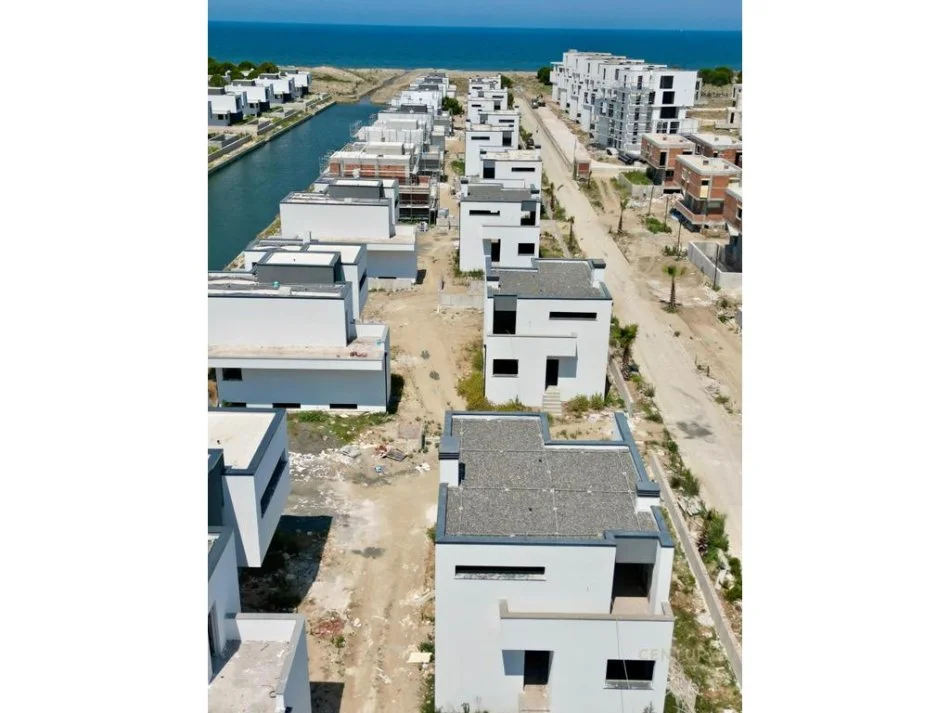 Durres, shes Vile 2+1 Kati 1, 121 m² 255.000 € (GJIRI I LALEZIT)