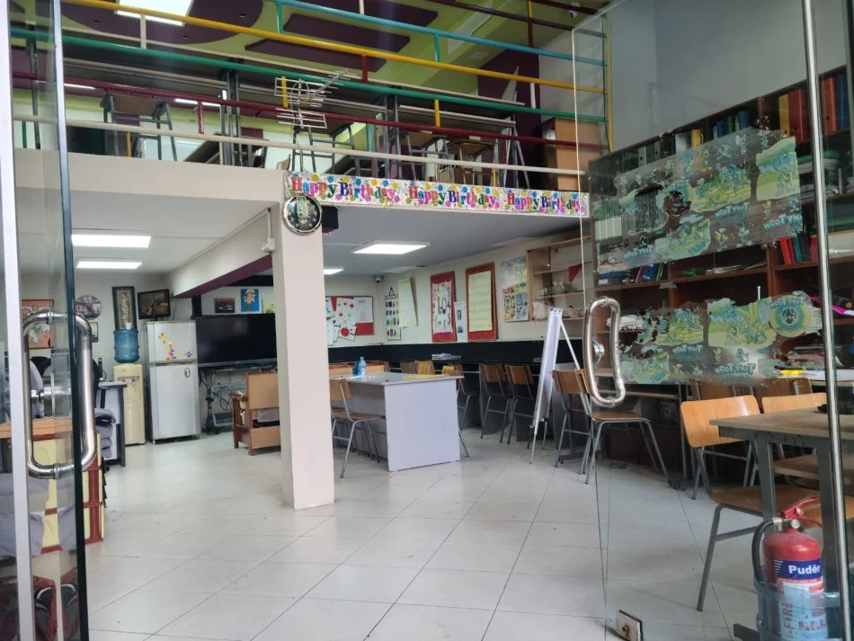 Tirane, jepet me qera ambjent biznesi Kati 0, 106 m² 600 € (ALI DEMI)