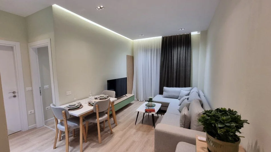 Tirane, jepet me qera apartament 1+1+Ballkon Kati 3, 50 m² 650 € (MYSLYM SHYRI)