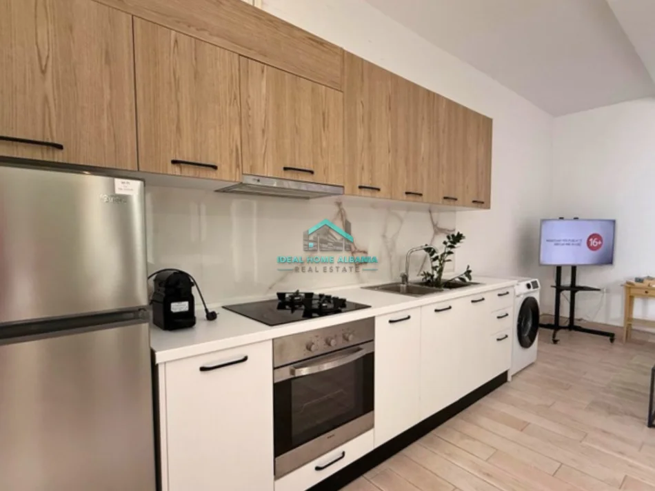 Vlore, jepet me qera apartament 1+1+Ballkon Kati 2, 70 m² 500 € (uje i ftohte vlore)