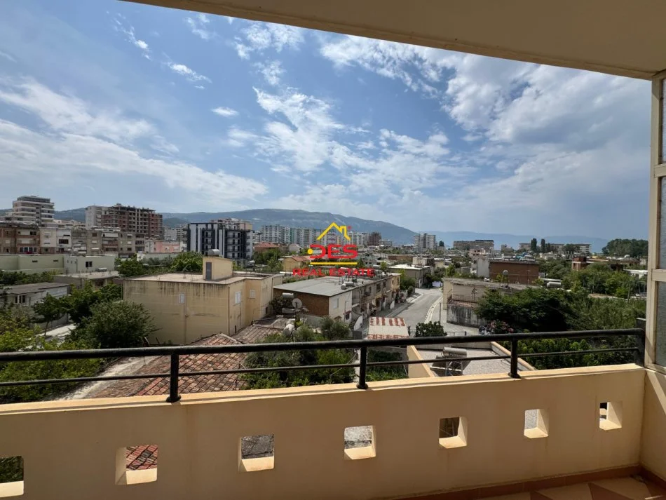 Vlore, shitet apartament 1+1+Ballkon Kati 4, 51 m² 70.000 € (Rruga Zaho Koka)