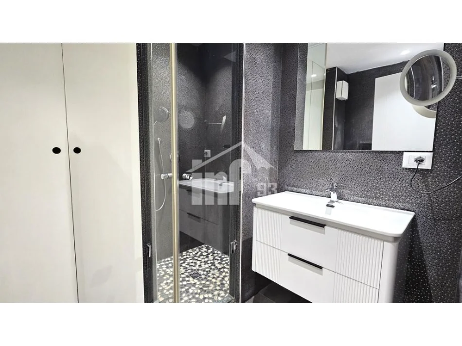 Tirane, jepet me qera apartament 1+1 Kati 3, 80 m² 1.400 € (RRUGA “SAMI FRASHERI”, PRANË LIQENIT ARTIFICIAL)