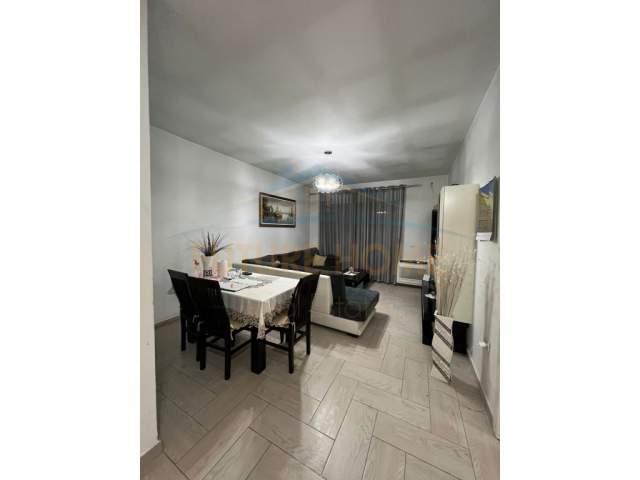 Tirane, shes apartament 2+1+BLK Kati 2, 107 m² 96.000 Euro (rruga 3 deshmoret)