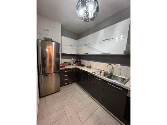 Tirane, shes apartament 2+1+BLK Kati 2, 107 m² 96.000 Euro (rruga 3 deshmoret)