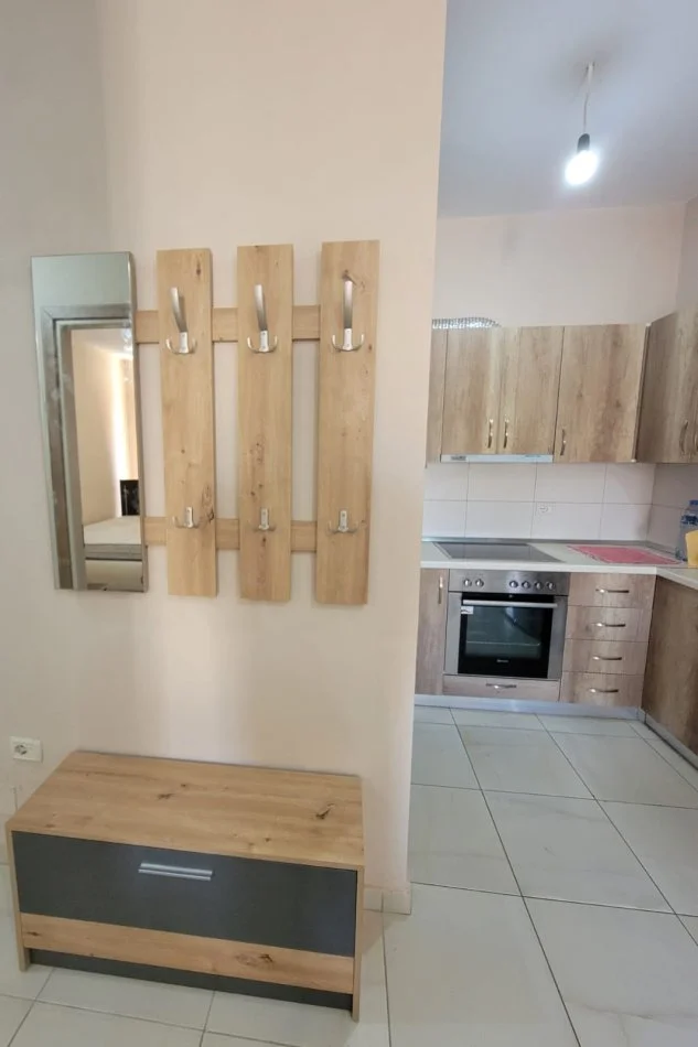 Tirane, jepet me qera apartament 1+1+Ballkon Kati 7, 55 m² 400 € (Astir)