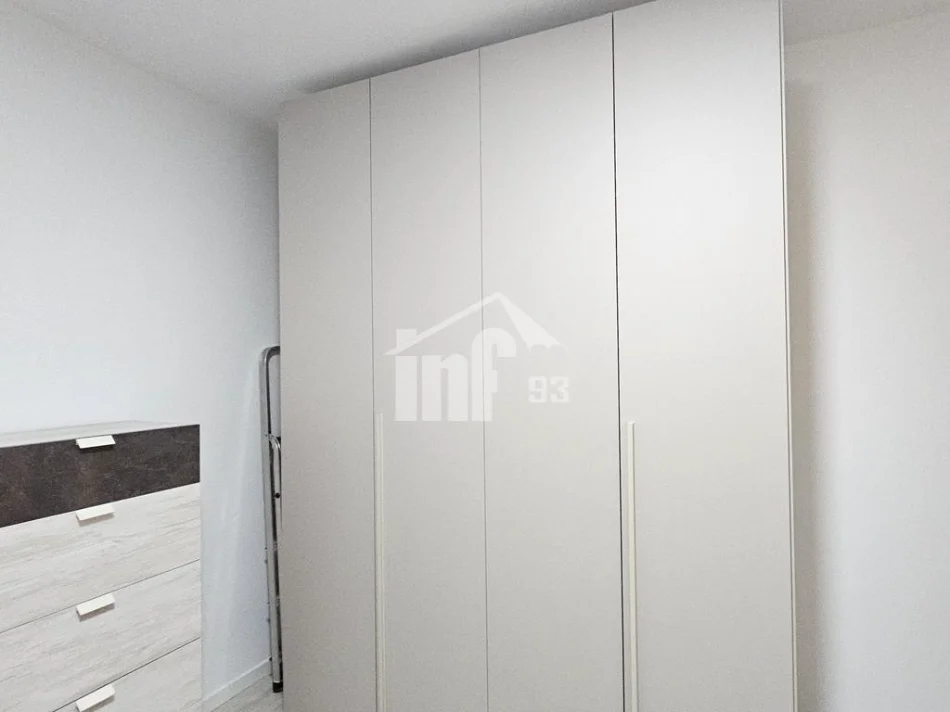 Tirane, jepet me qera apartament 2+1 Kati 2, 80 m² 700 € (MBRAPA AMBASADËS AMERIKANE, RRUGA “BUDI”)