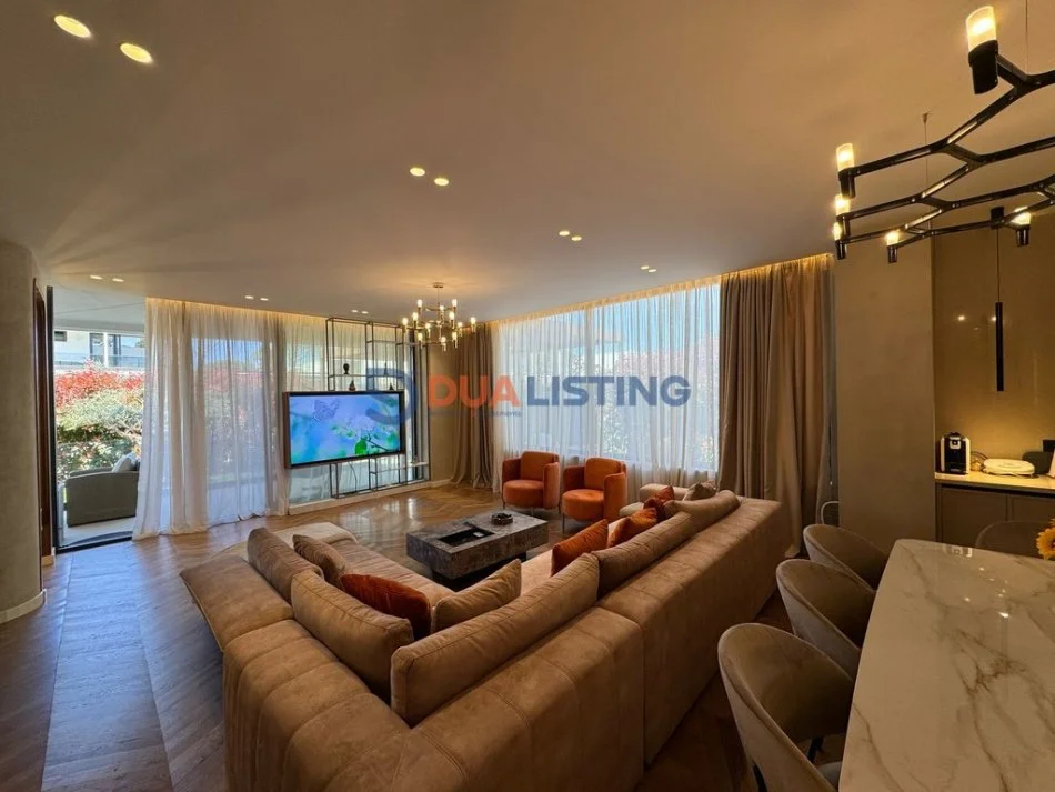 Durres, shitet Vile 3+1+Aneks+Ballkon Kati 0, 345 m² 750.000 € (Gjiri i Lalzit)