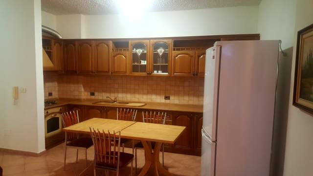 Tirane, jepet me qera apartament Kati 6, 120 m² 600 Euro (Rruga e Kosovareve)