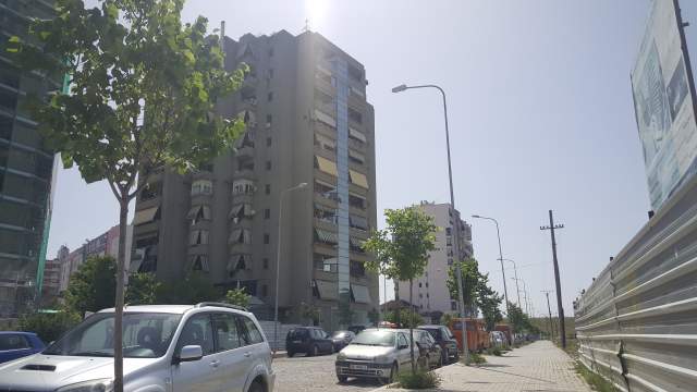 Tirane, jepet me qera apartament Kati 6, 120 m² 600 Euro (Rruga e Kosovareve)