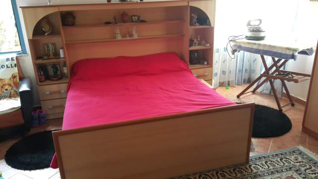 Tirane, Shitet Apt me Verand tek kryqezimi  Rr Elbasanit.