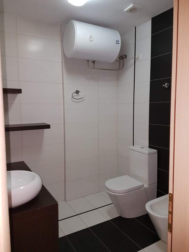 Tirane, jepet me qera apartament 2+1+A+BLK Kati 3, 127 m² 80.000 Leke (rruga e Bogdaneve)