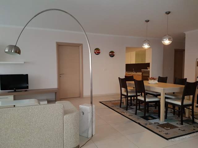 Tirane, jepet me qera apartament 2+1+A+BLK Kati 3, 127 m² 80.000 Leke (rruga e Bogdaneve)