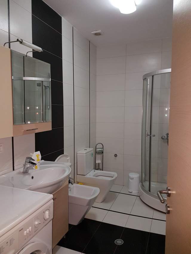 Tirane, jepet me qera apartament 2+1+A+BLK Kati 3, 127 m² 80.000 Leke (rruga e Bogdaneve)