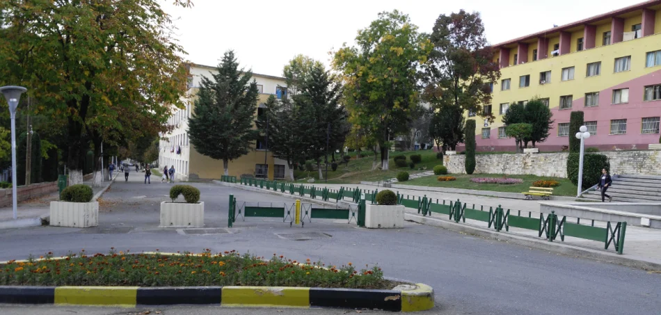 Tirane, jepet me qera apartament 1+1 Kati 1, 70 m² 400 € (Qytet Studenti)